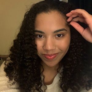 Meet your Posher, Elle